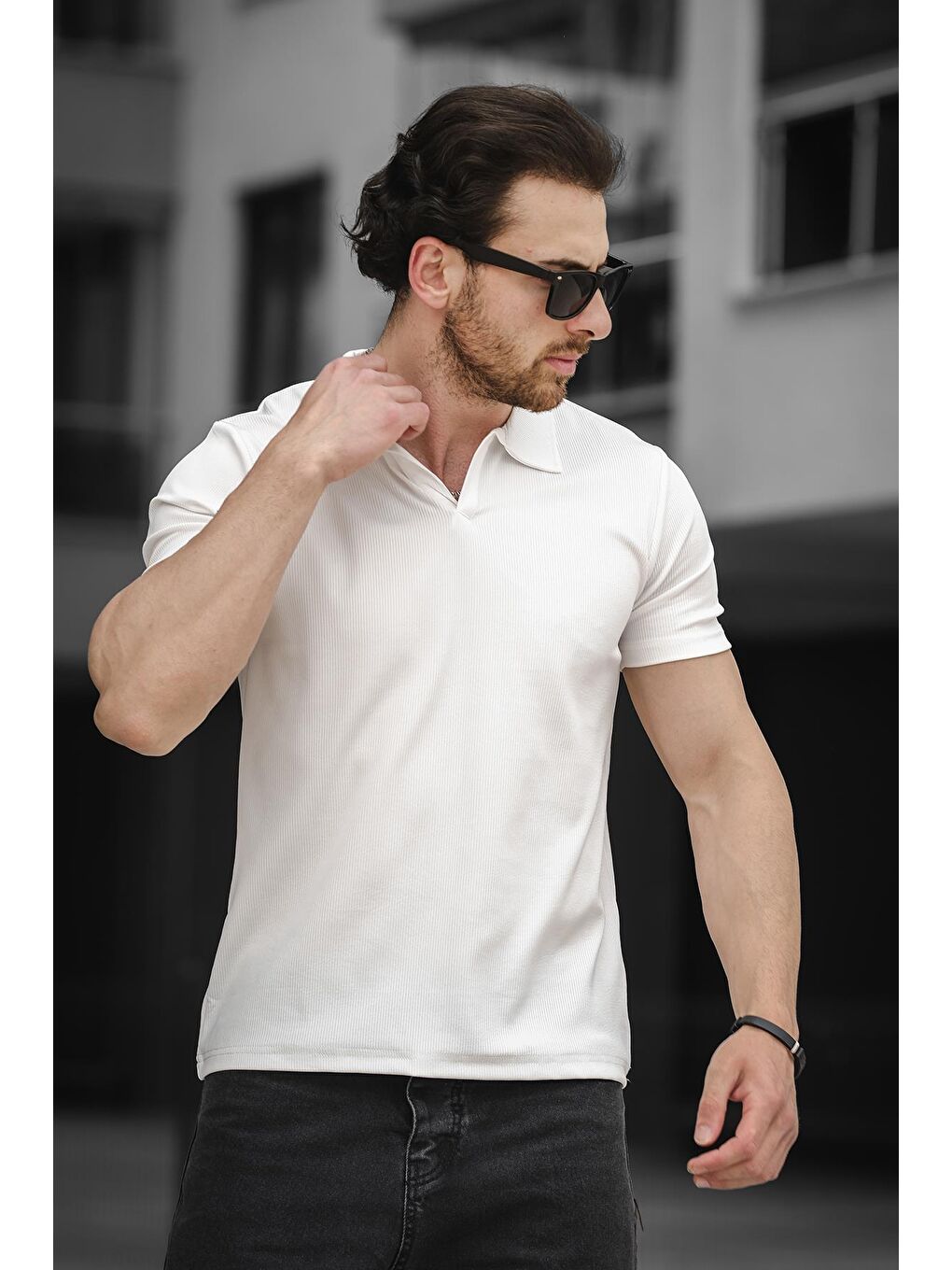 Beyaz Apaç Yaka Kısa Kollu Erkek Tişört-2