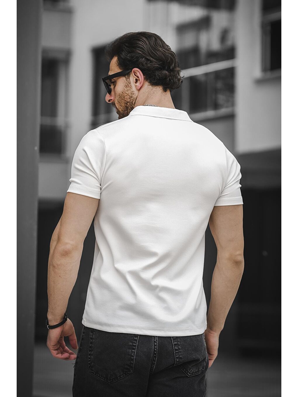 Beyaz Apaç Yaka Kısa Kollu Erkek Tişört-3