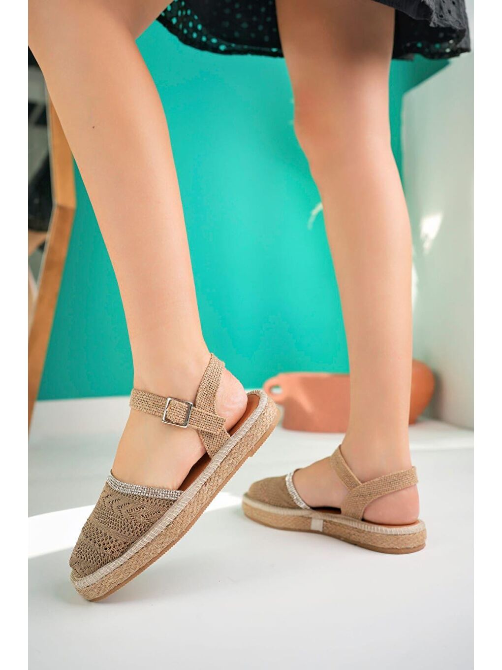 Kahverengi Glara Önü Kapalı Hasır Görünümlü Kadın Triko Sandalet-1