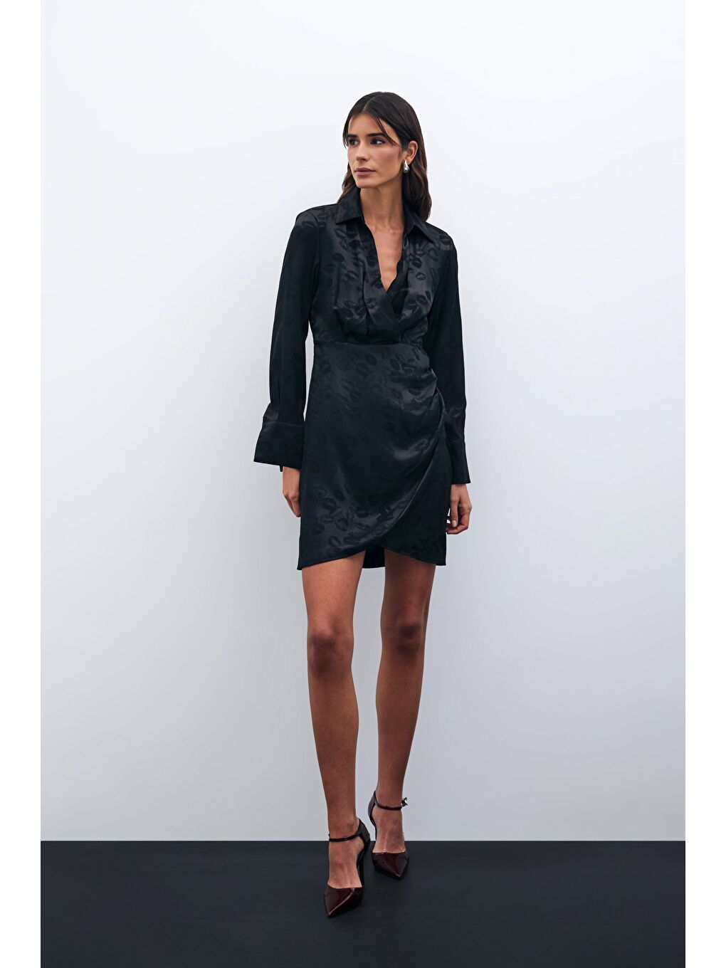 Desenli Kruvaze Elbise - Siyah