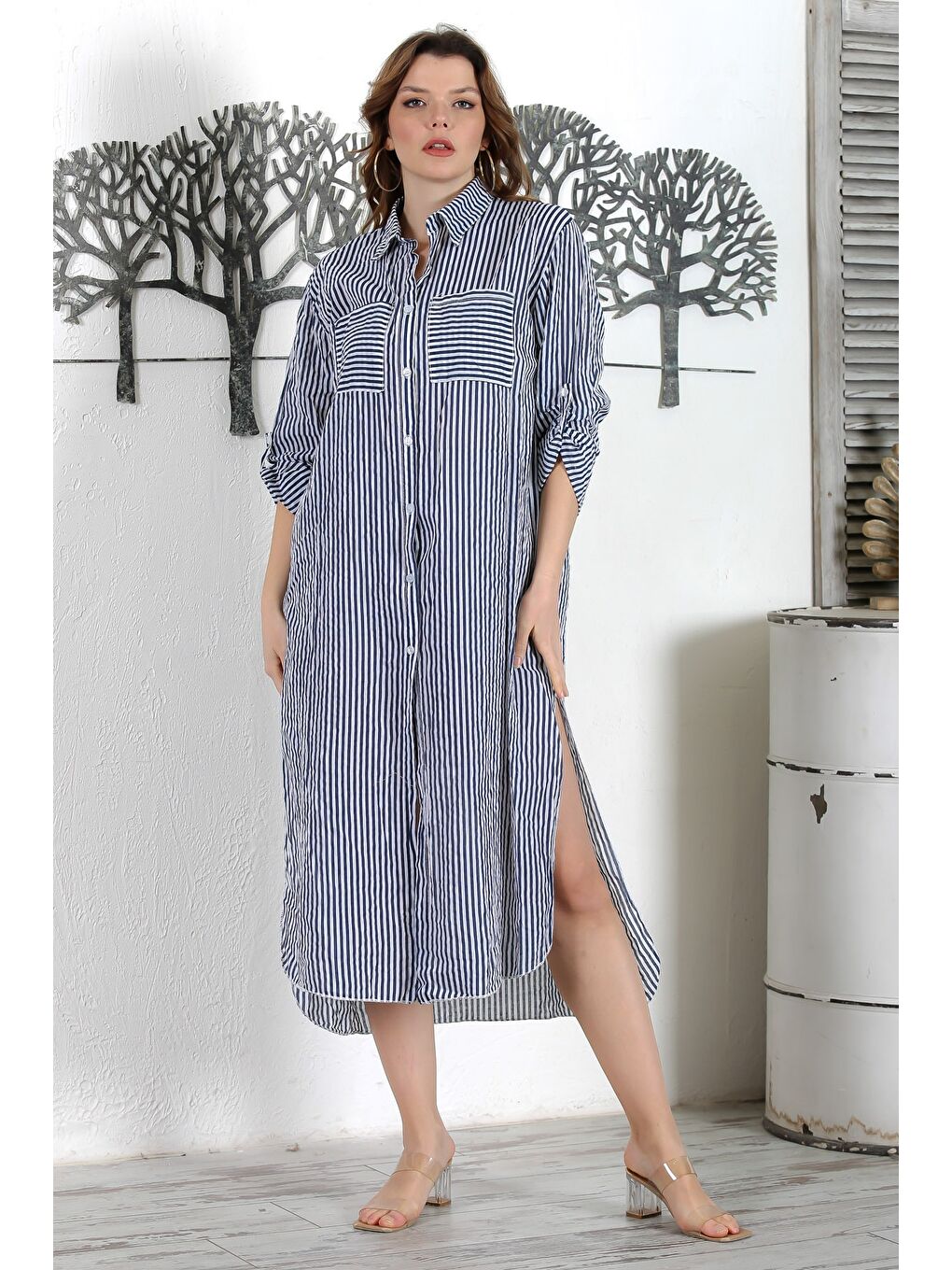 İtalyan Beyaz-Lacivert Gömlek Yaka Düğmeli Uzun Kollu Çizgili Çift Cepli Dokuma Elbise 130 65