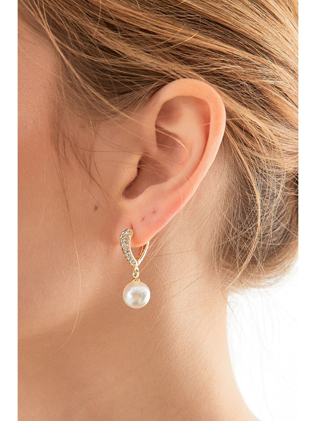 Sarı Taşlı Kalpli İncili Klips Küpe-1