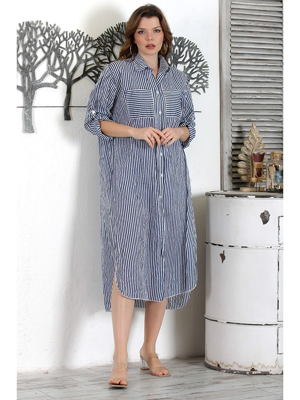 İtalyan Beyaz-Lacivert Gömlek Yaka Düğmeli Uzun Kollu Çizgili Çift Cepli Dokuma Elbise 130 65-2