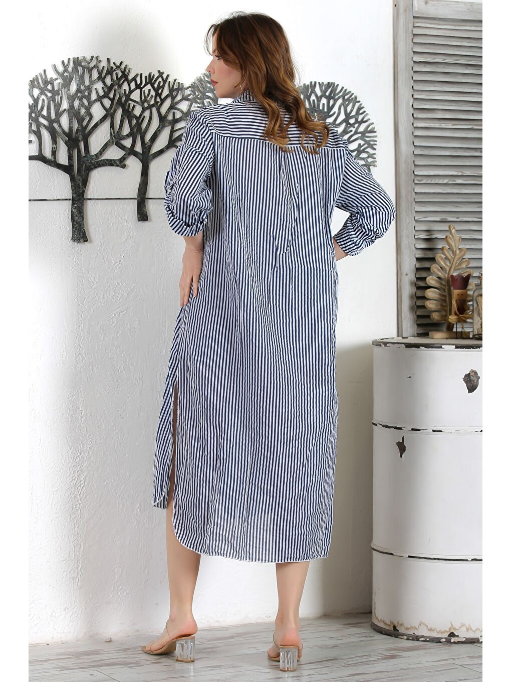 İtalyan Beyaz-Lacivert Gömlek Yaka Düğmeli Uzun Kollu Çizgili Çift Cepli Dokuma Elbise 130 65-6