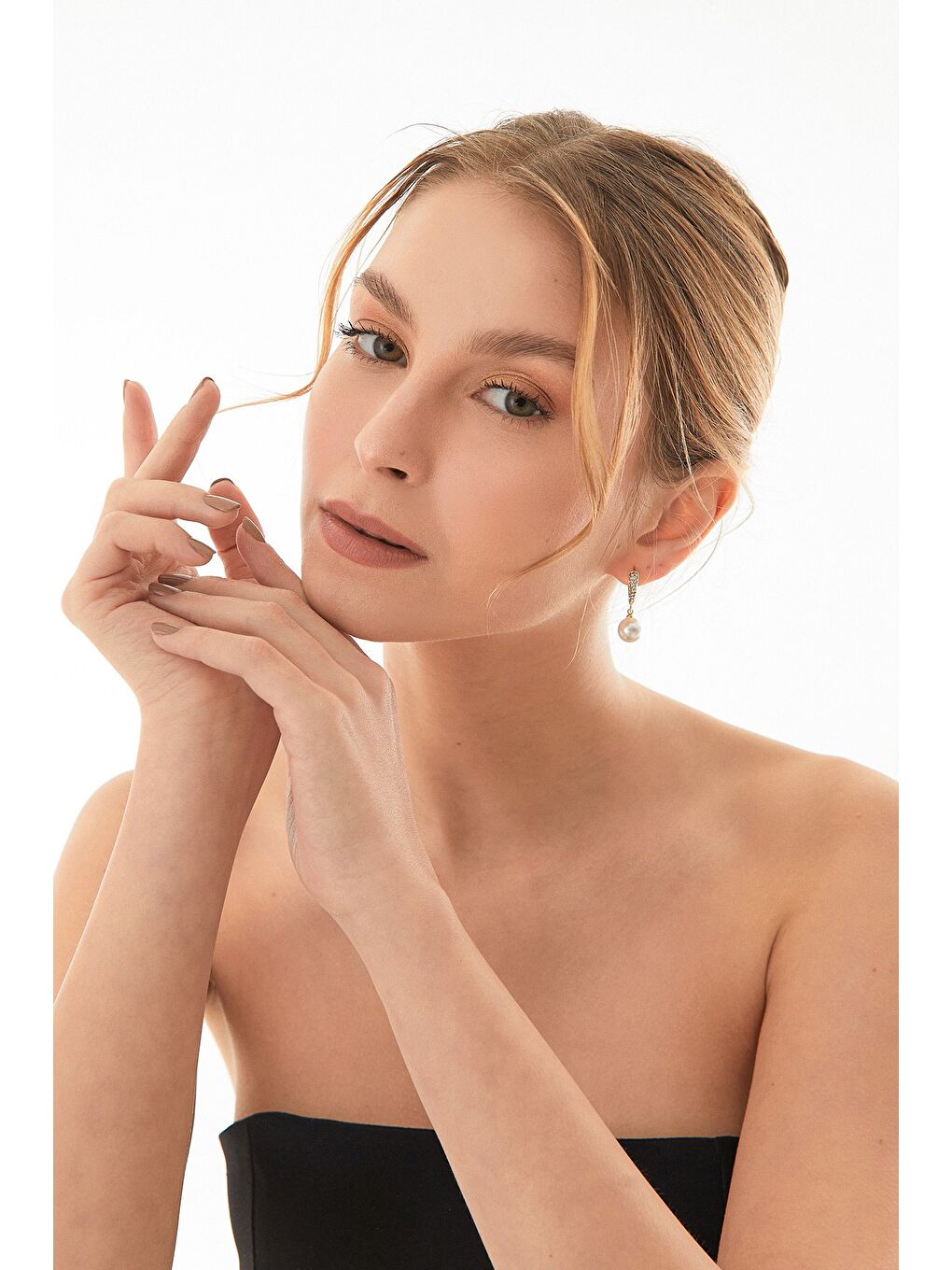 Sarı Taşlı Kalpli İncili Klips Küpe-4