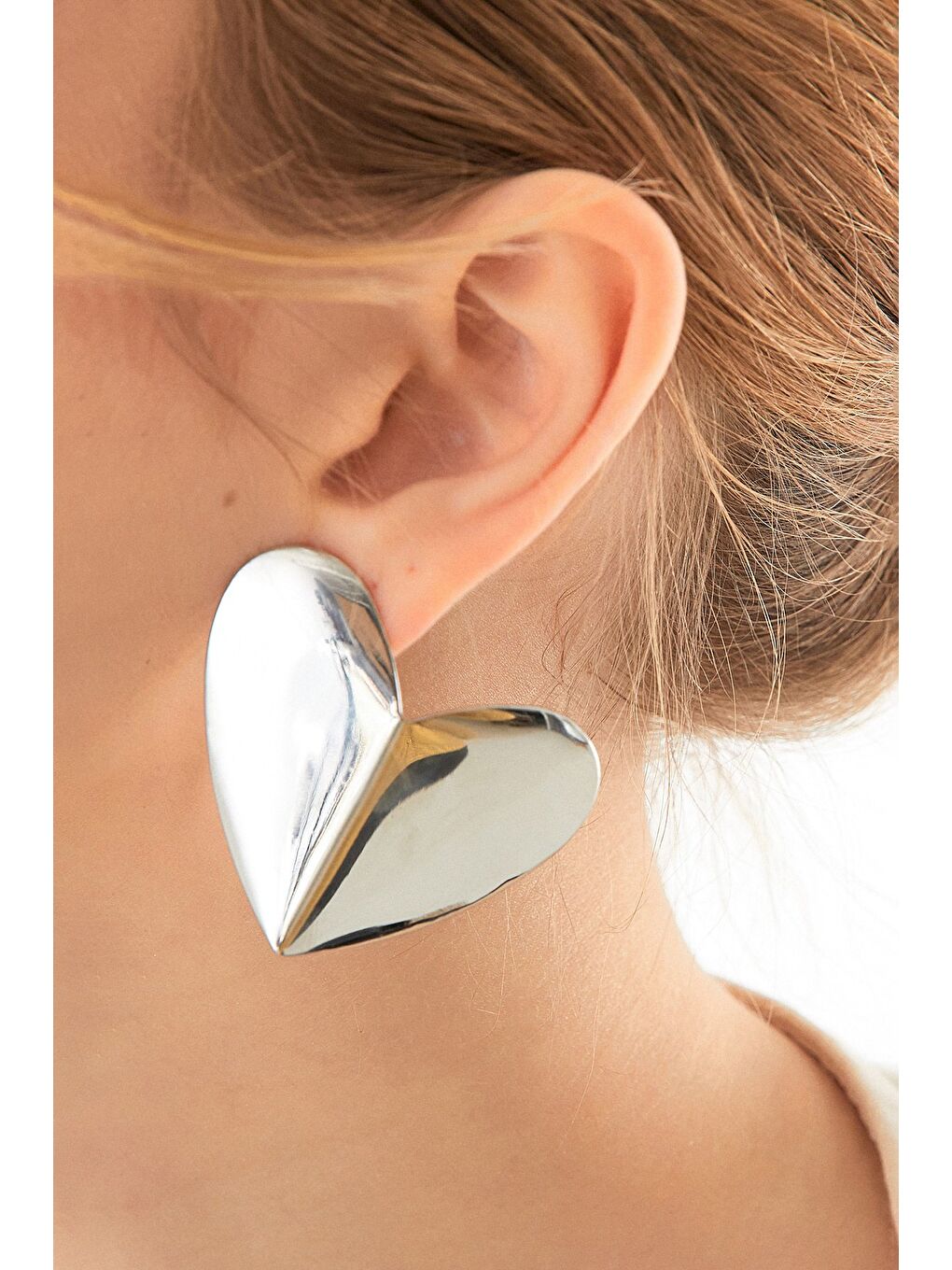 Gri Büyük Kalpli Küpe-1