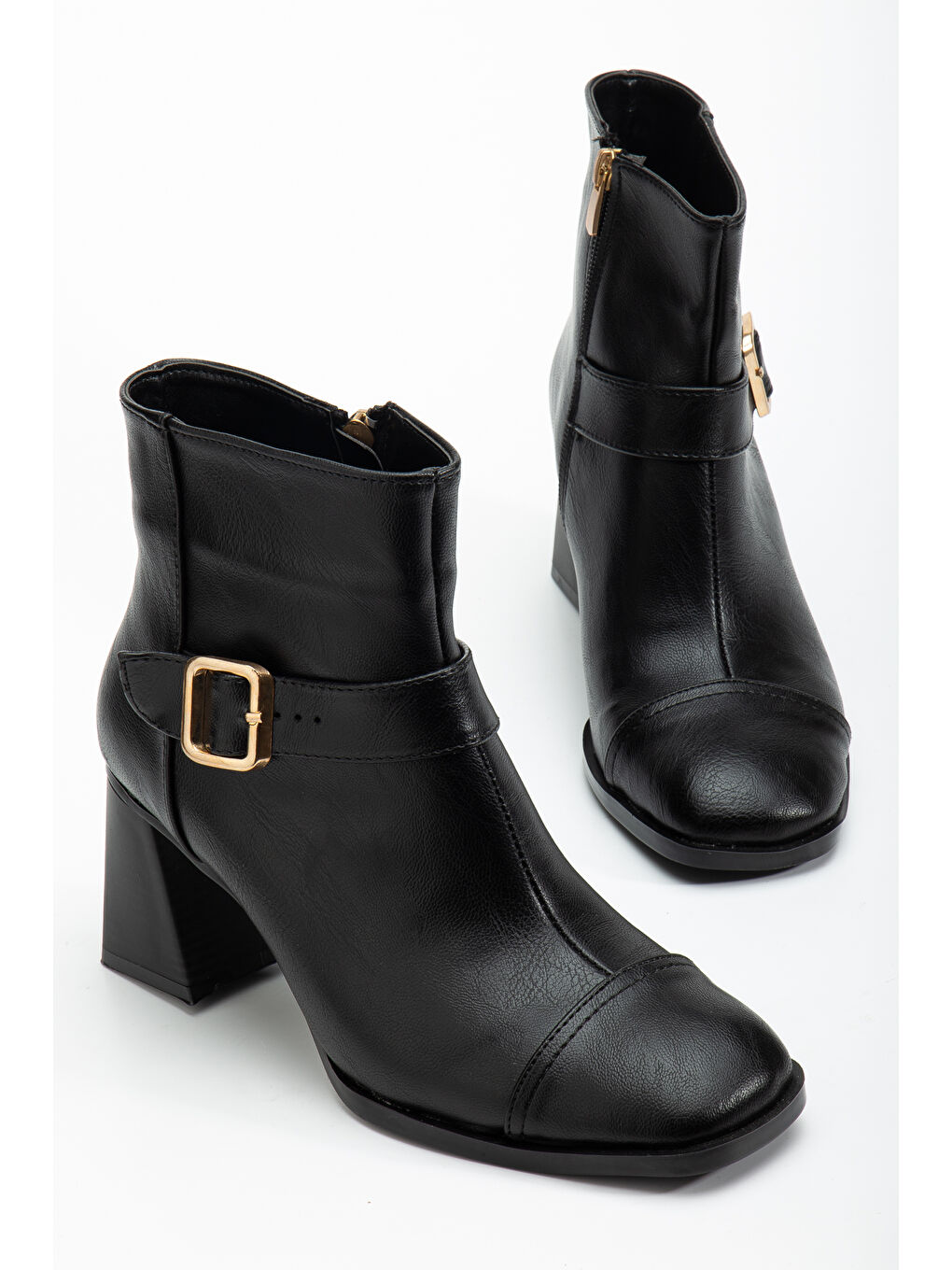 Kadın Siyah Cilt TPU Taban Kemer Toka Detaylı Fermuarlı Topuklu Bot-1