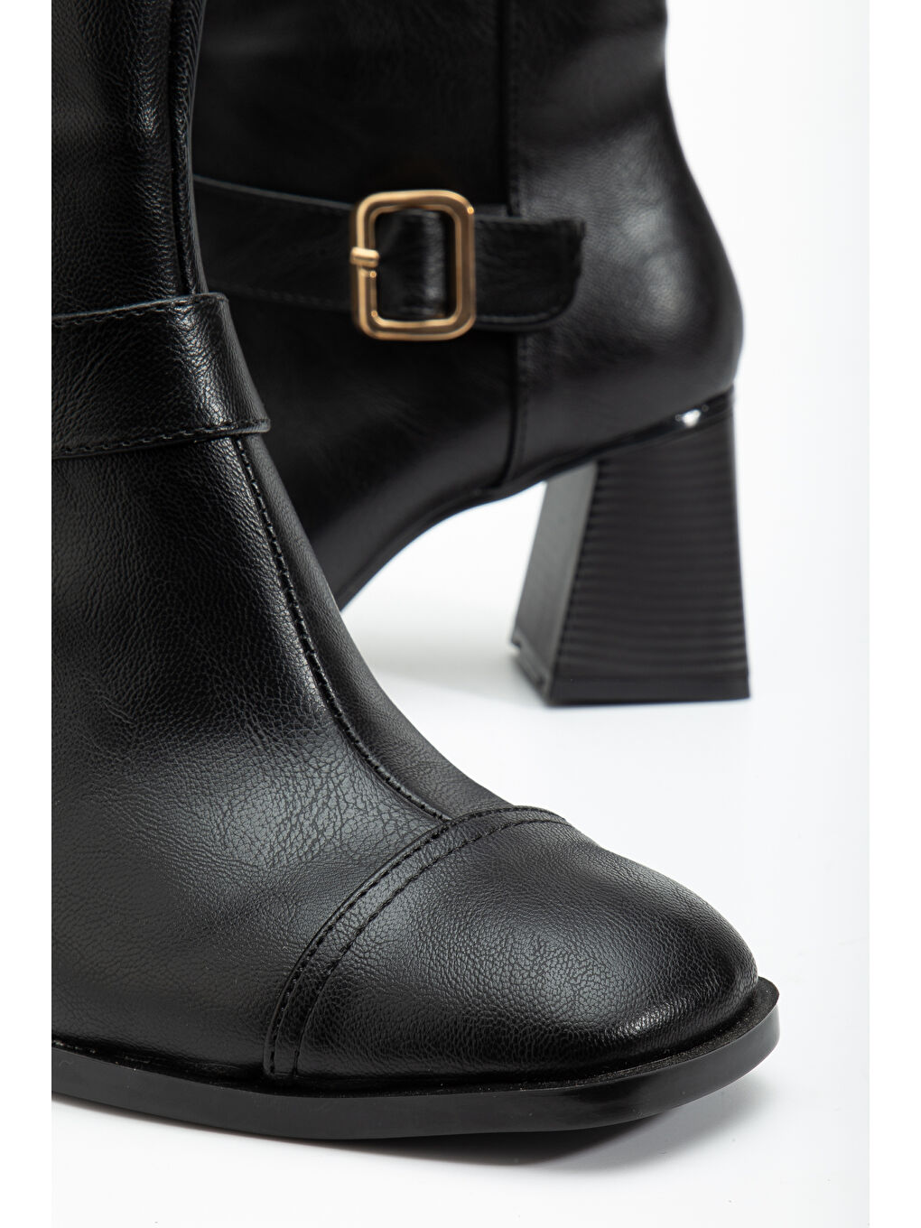 Kadın Siyah Cilt TPU Taban Kemer Toka Detaylı Fermuarlı Topuklu Bot-3