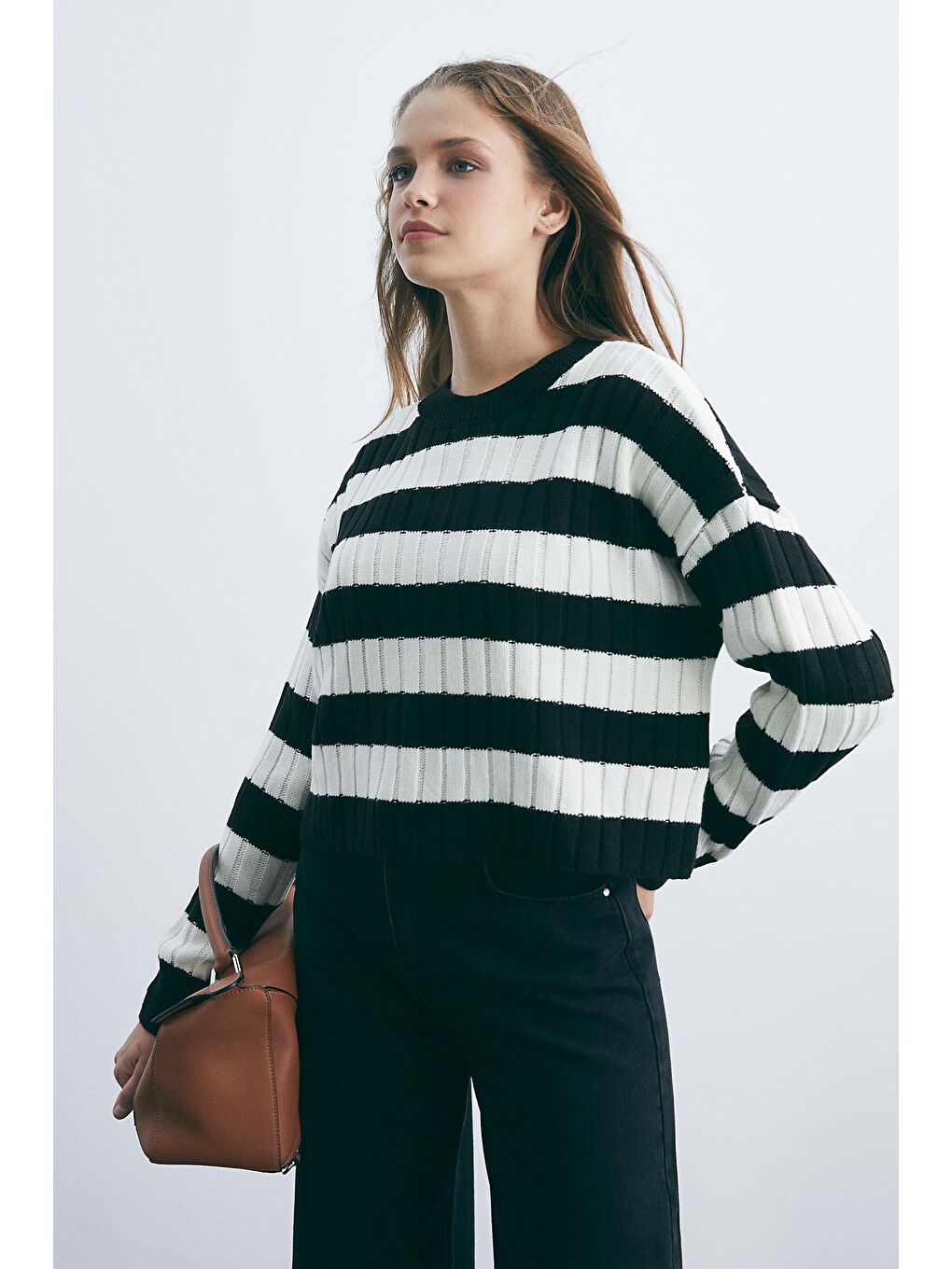 Siyah Beyaz Çizgili Kazak-2