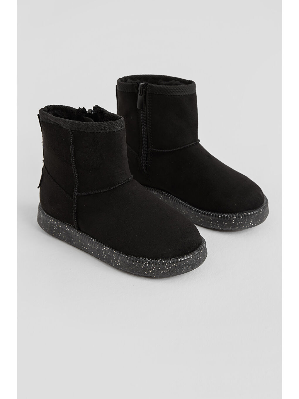 Kız Çocuk Siyah Termo Taban Süet Görünümlü İçi Kürklü Kısa Bot-2