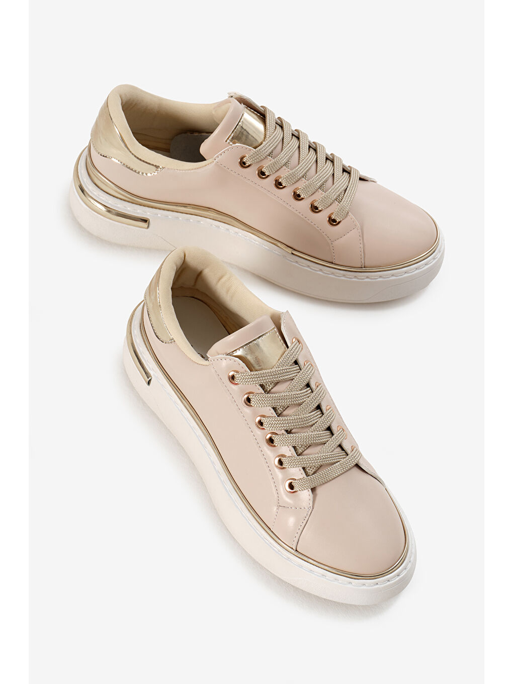 Kadın Bej Kalın Poli Taban Altın Detaylı Bağcıklı Spor Ayakkabı-2