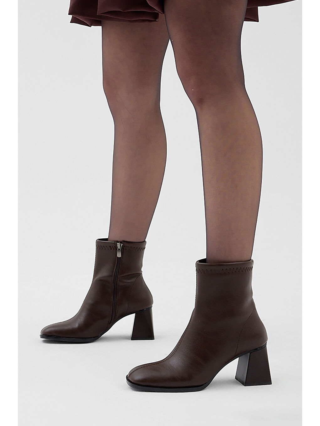 Kahverengi Kadın Kahve Cilt TPU Taban Düz Desen Fermuarlı Kalın Topuklu Bot-2