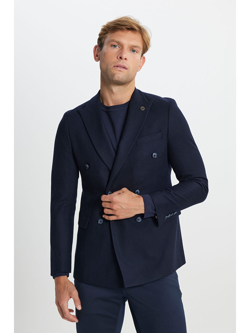 Erkek Lacivert Yünlü Slim Fit Dar Kesim Kırlangıç Yaka Kapak Cepli Blazer Ceket-4