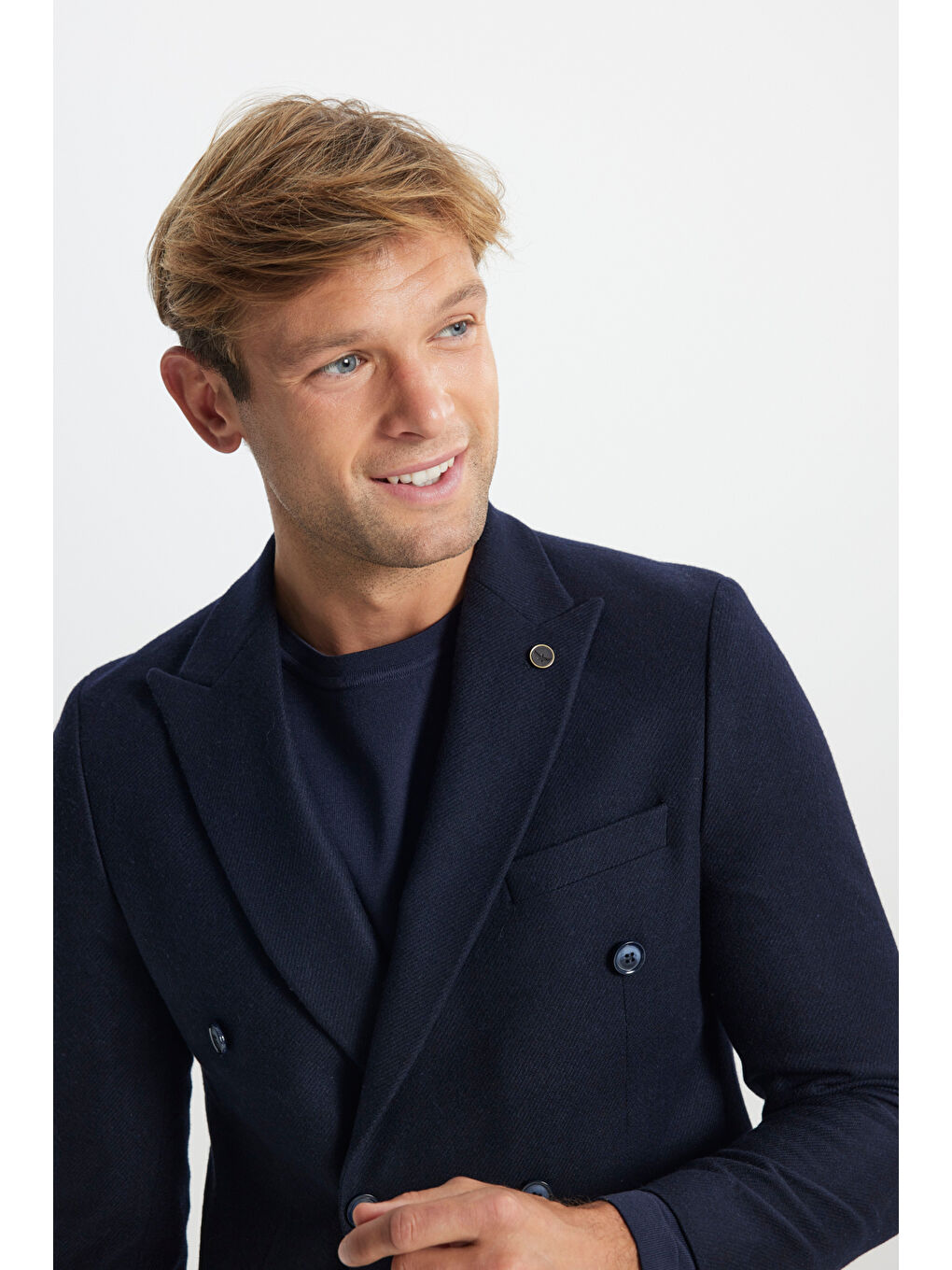 Erkek Lacivert Yünlü Slim Fit Dar Kesim Kırlangıç Yaka Kapak Cepli Blazer Ceket-5
