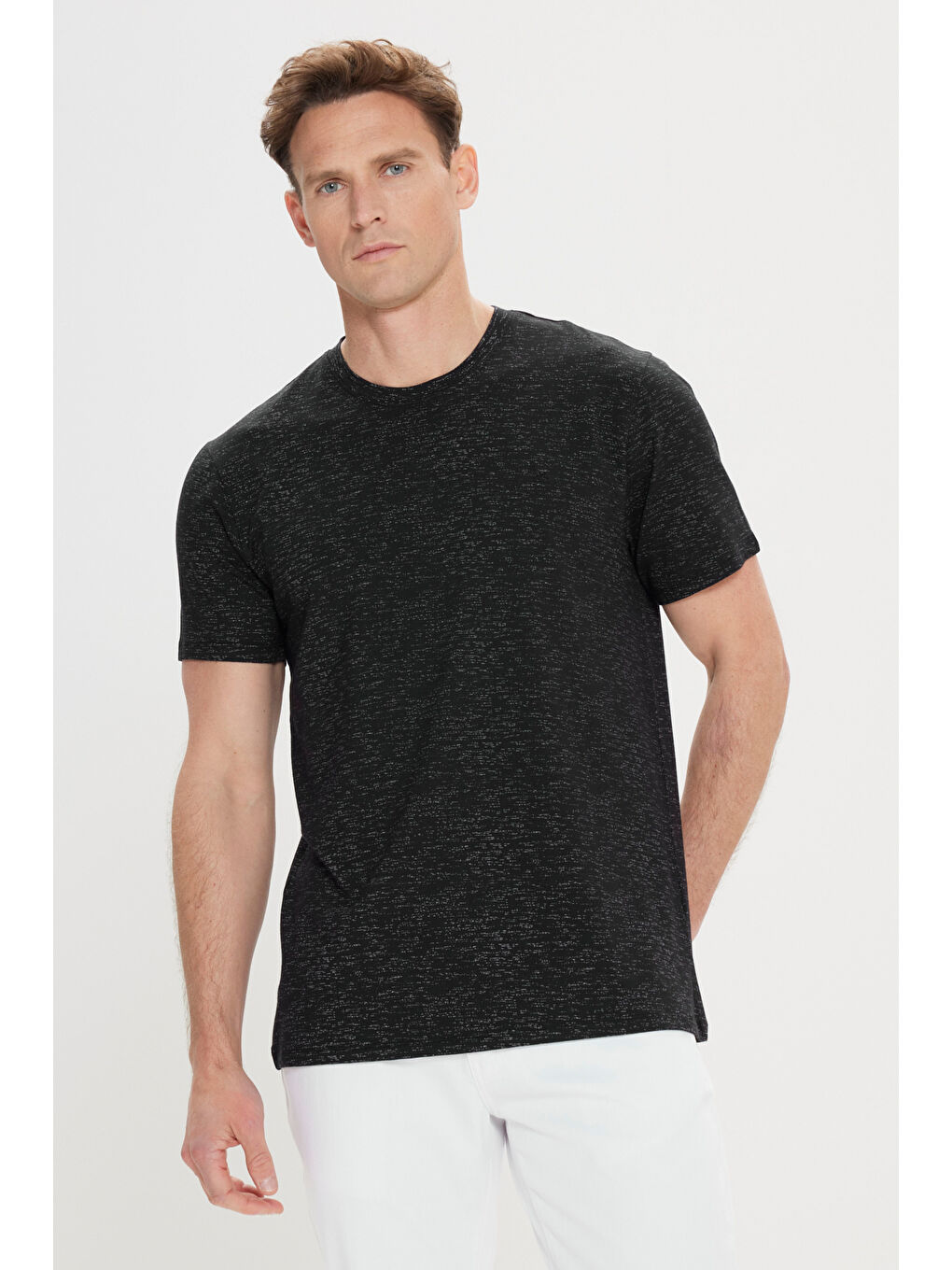 Erkek Siyah Slim Fit Dar Kesim Bisiklet Yaka Pamuklu Kısa Kollu Tişört