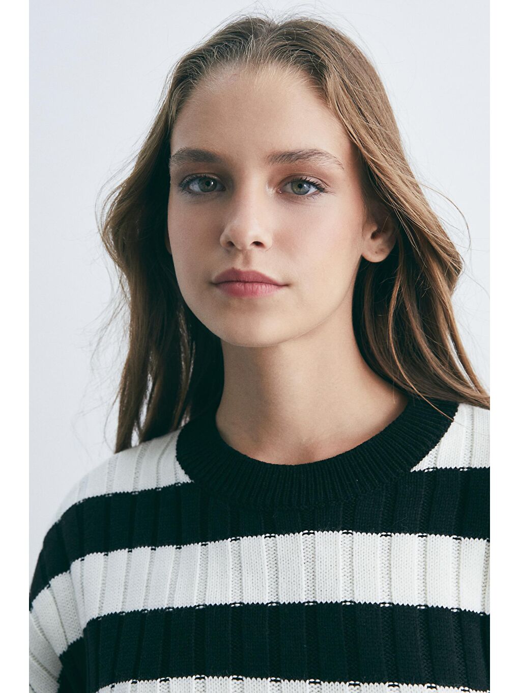 Siyah Beyaz Çizgili Kazak-4