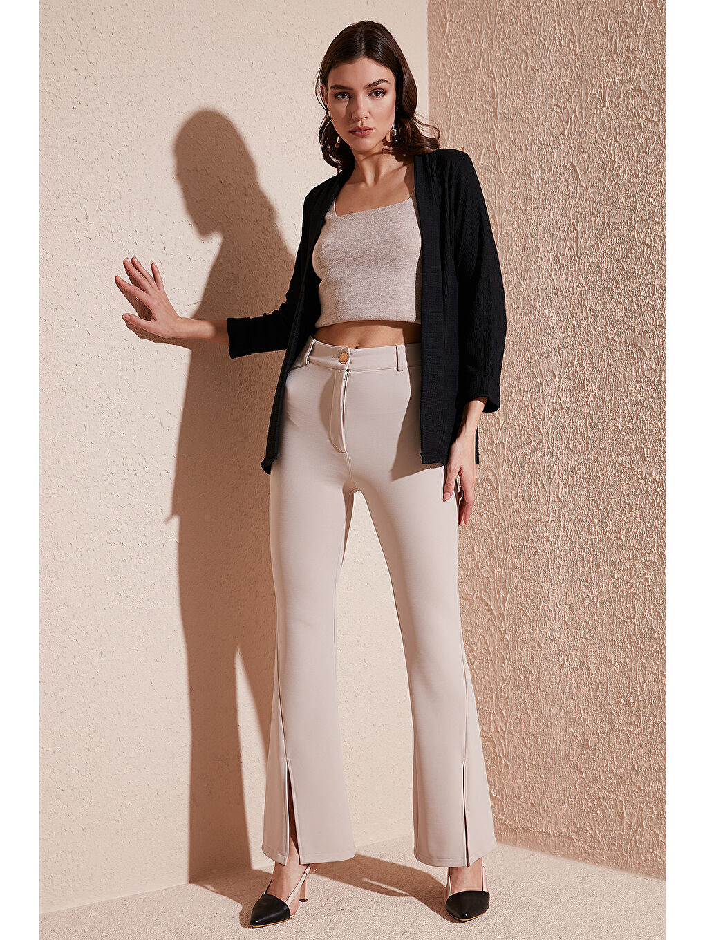 Siyah Yakası ve Kolu Katlı Gofre Kimono Kadın Hırka 5869014-1