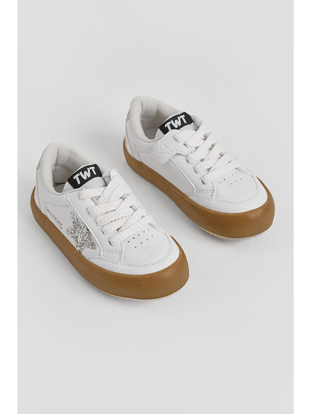 Çocuk Unisex Beyaz Termo Taban Yıldız Detaylı Bağcıklı ve Cırtlı Spor Ayakkabı-1