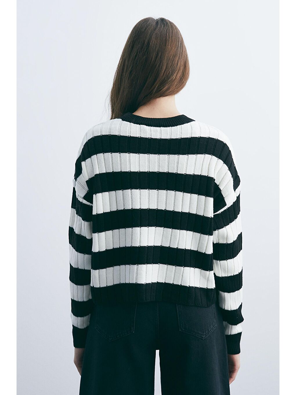 Siyah Beyaz Çizgili Kazak-5