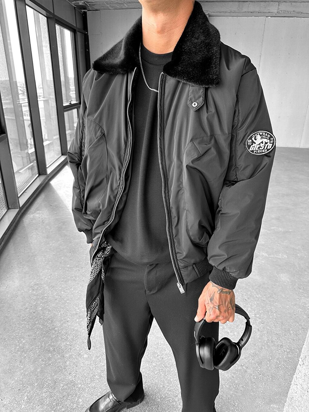 Erkek Oversize Yakalı Fermuarlı Cepli Mont Siyah-1