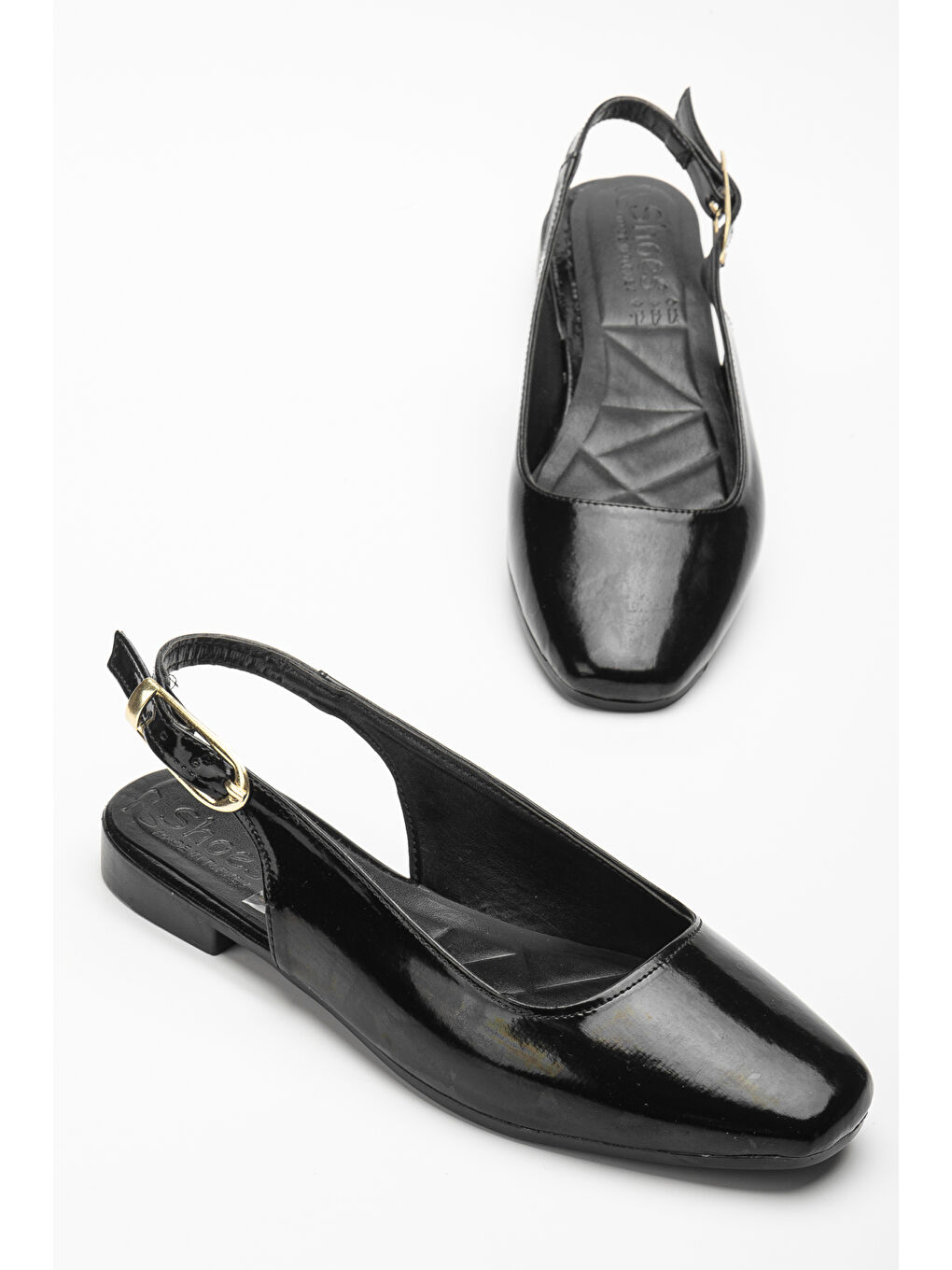 Kadın Siyah Arkası Açık Tokalı Babet-1