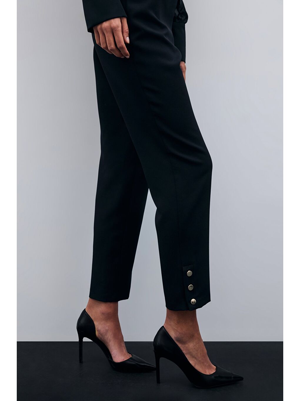 Paça Çıtçıt Detaylı Pantolon - Siyah-2