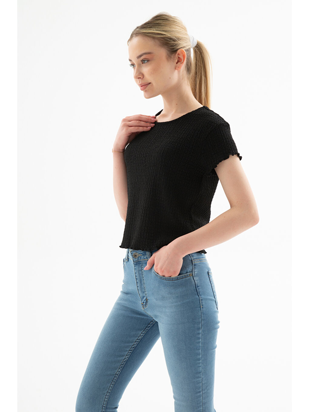 Siyah Slim Fit Dokulu Bisiklet Yaka Bluz 25Y0234K1-1