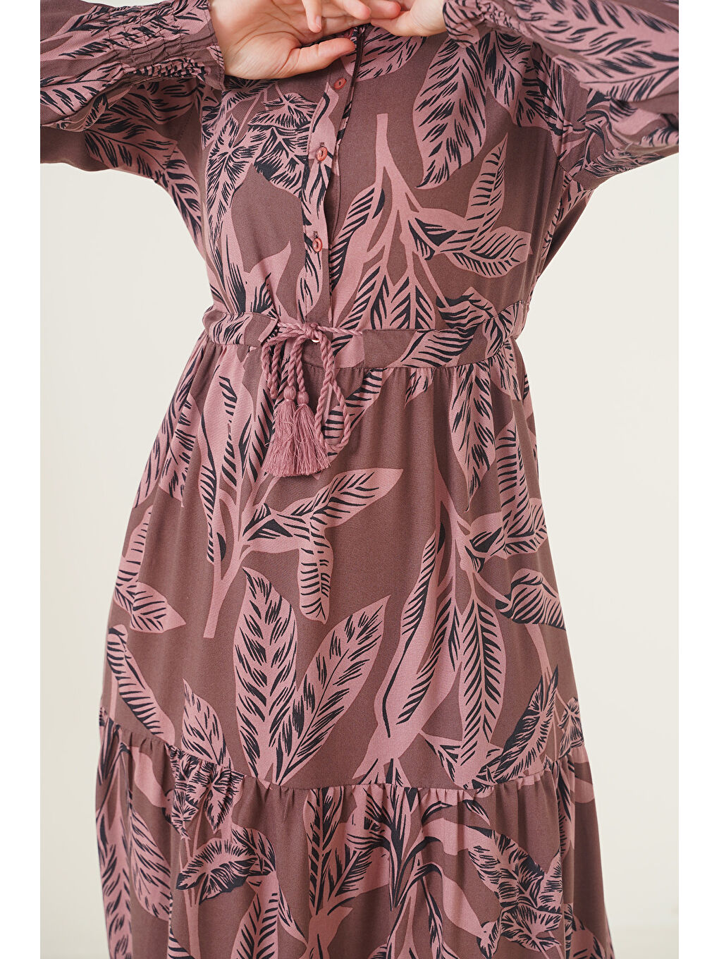 2145 Desenli Tesettür Elbise - Kahverengi-4