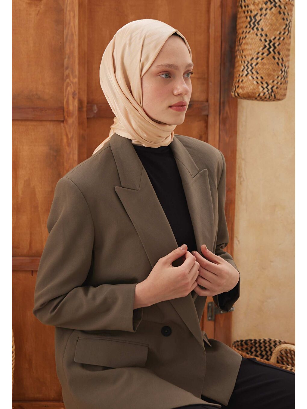 Bej Wave Jakarlı Şal Nude-1