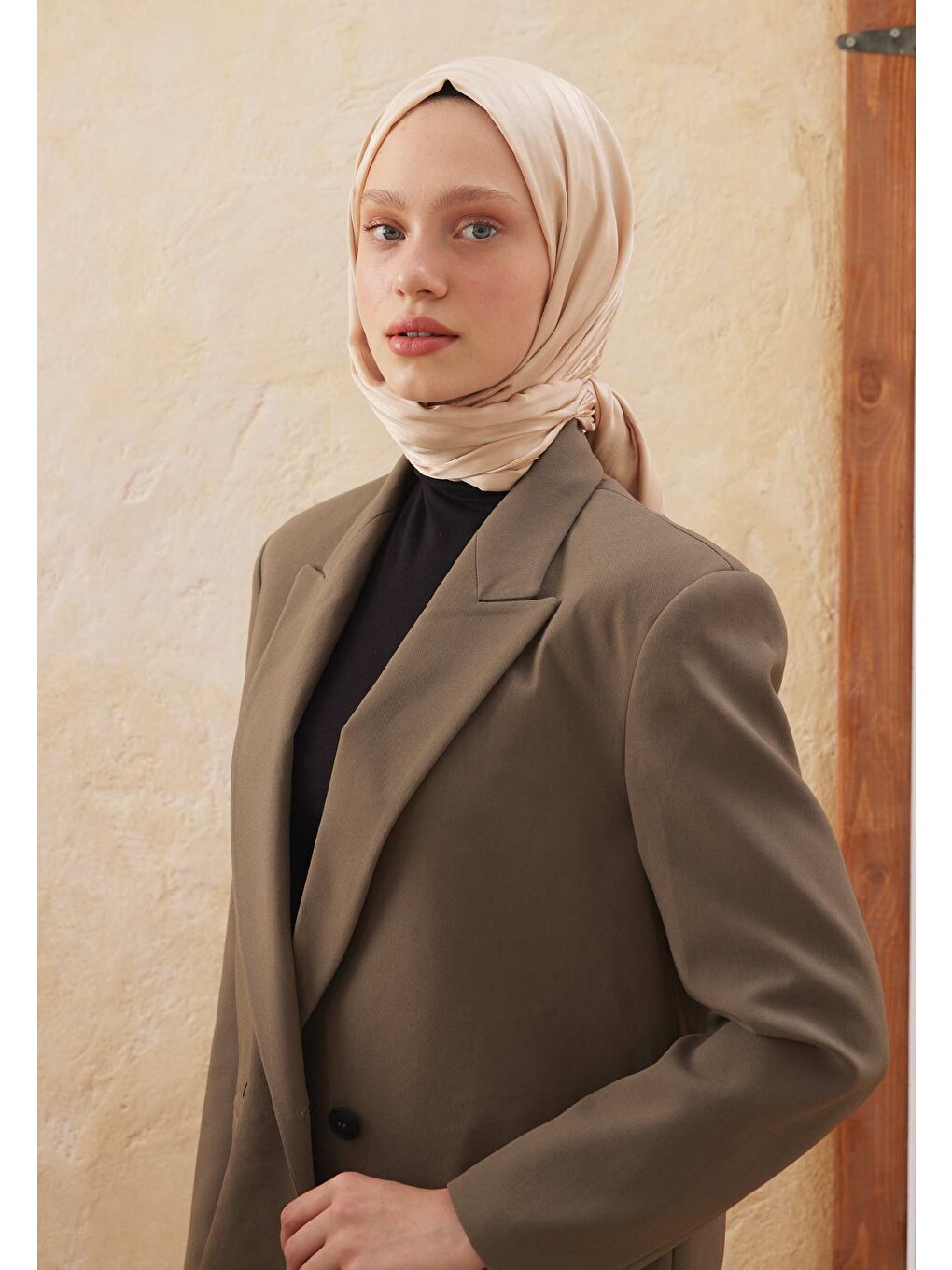 Bej Wave Jakarlı Şal Nude-2