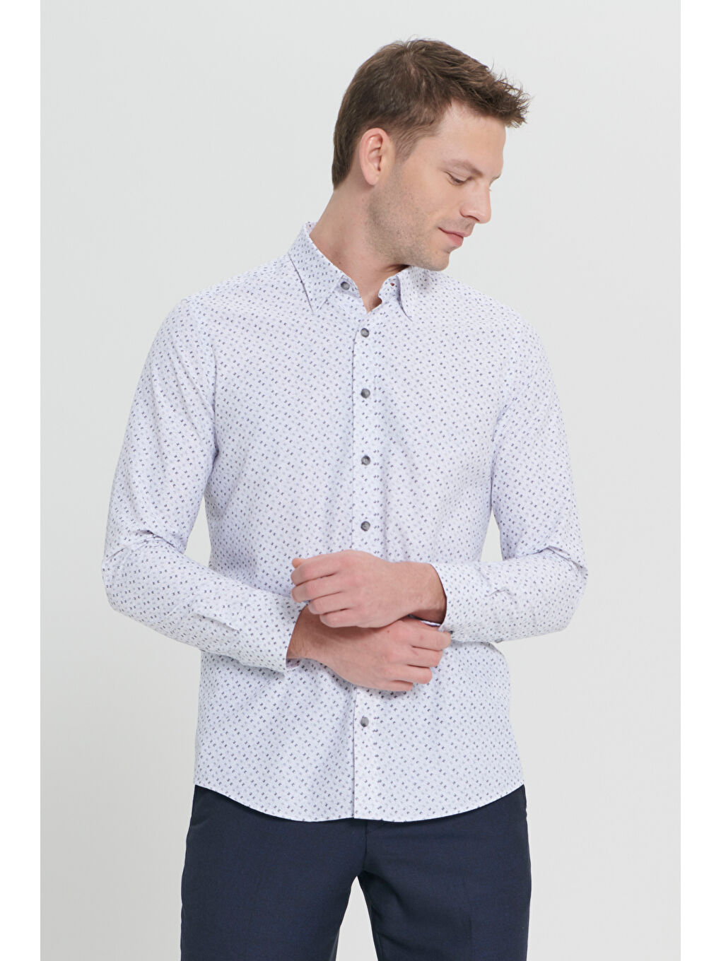 Erkek Beyaz-Siyah Kolay Ütülenebilir Slim Fit Dar Kesim Düğme Yaka Gofre Desenli Gömlek-3