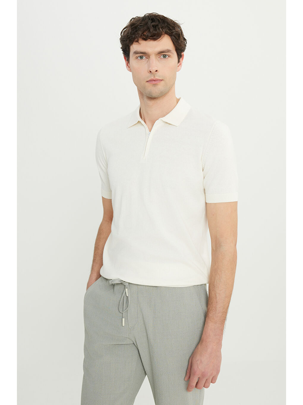 Erkek Ekru %100 Pamuk Standart Fit Normal Kesim Polo Yaka Triko Tişört