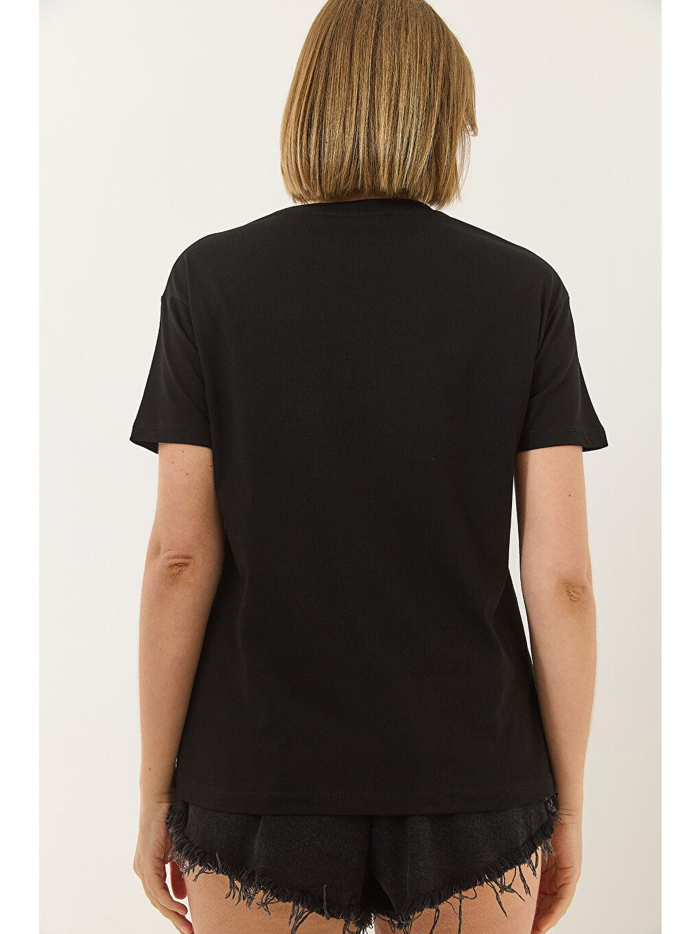 Siyah Kadın Taşlı Kalp Detaylı Kısa Kollu Pamuklu T-Shirt-5