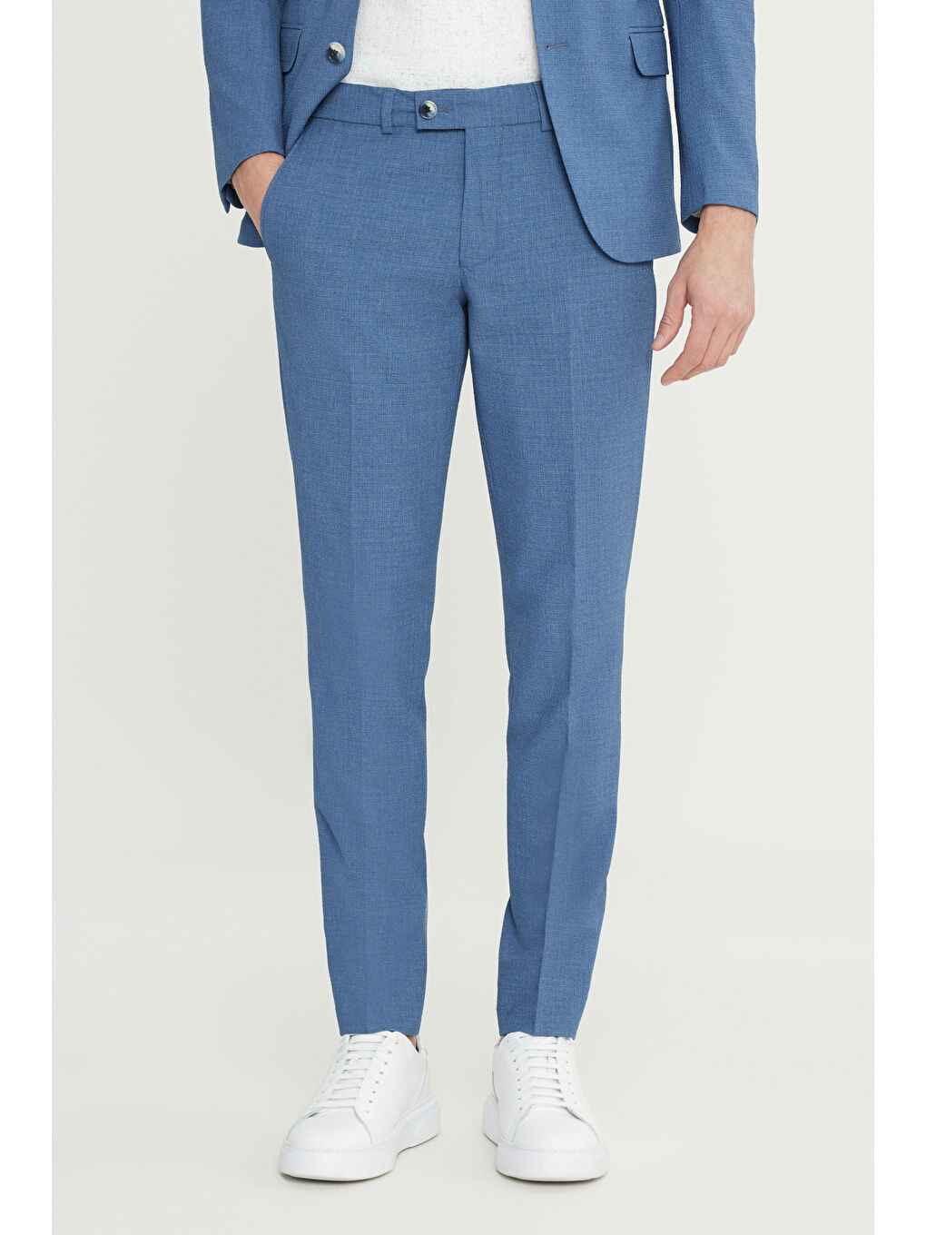 Erkek Koyu Mavi Slim Fit Dar Kesim Kırlangıç Yaka Kapak Cepli Gofre Desenli Takım Elbise-3