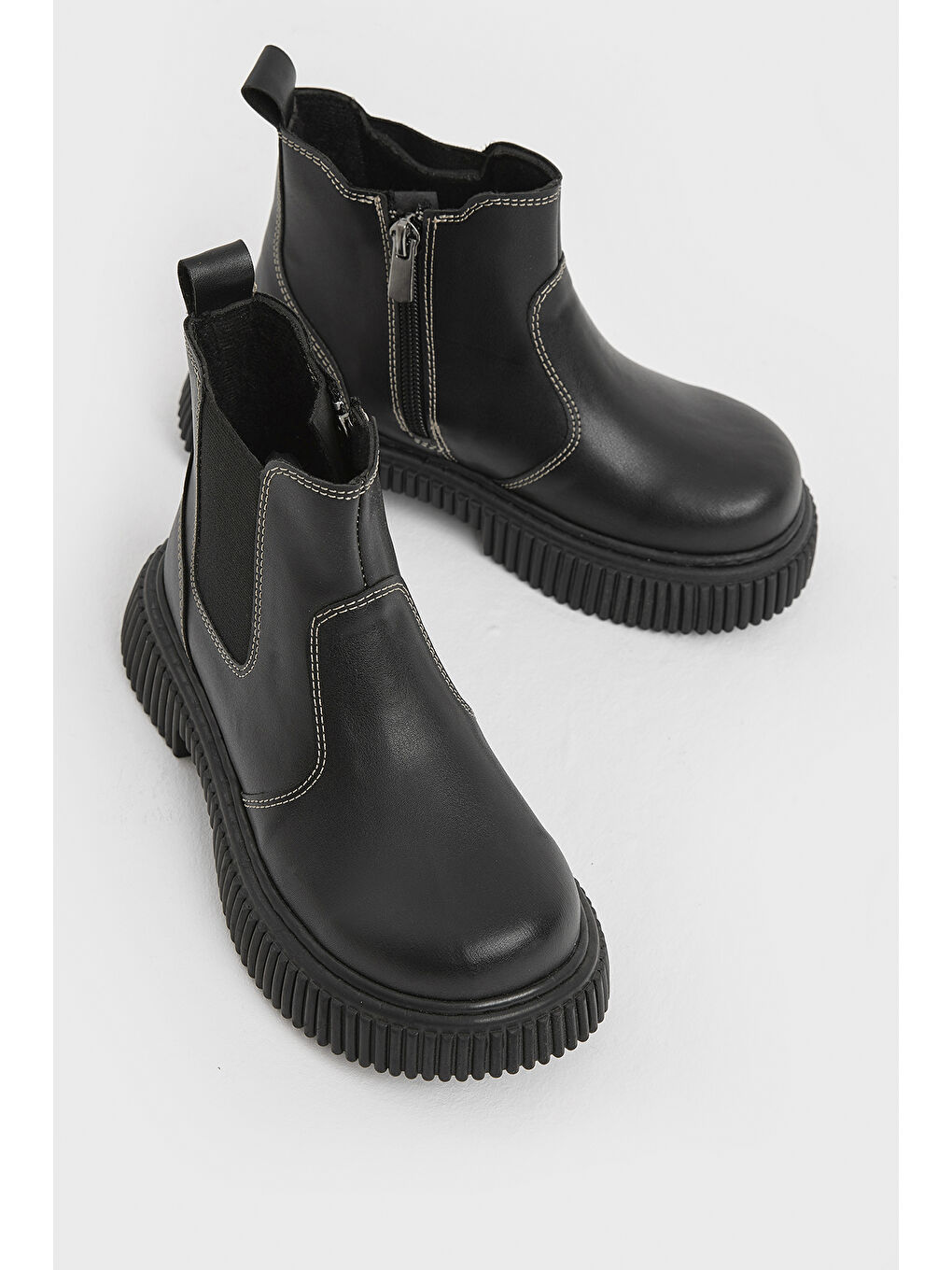 Çocuk Unisex Siyah Cilt Kalın Tırtıklı Termo Taban Fermuarlı Lastikli Chelsea Bot-1