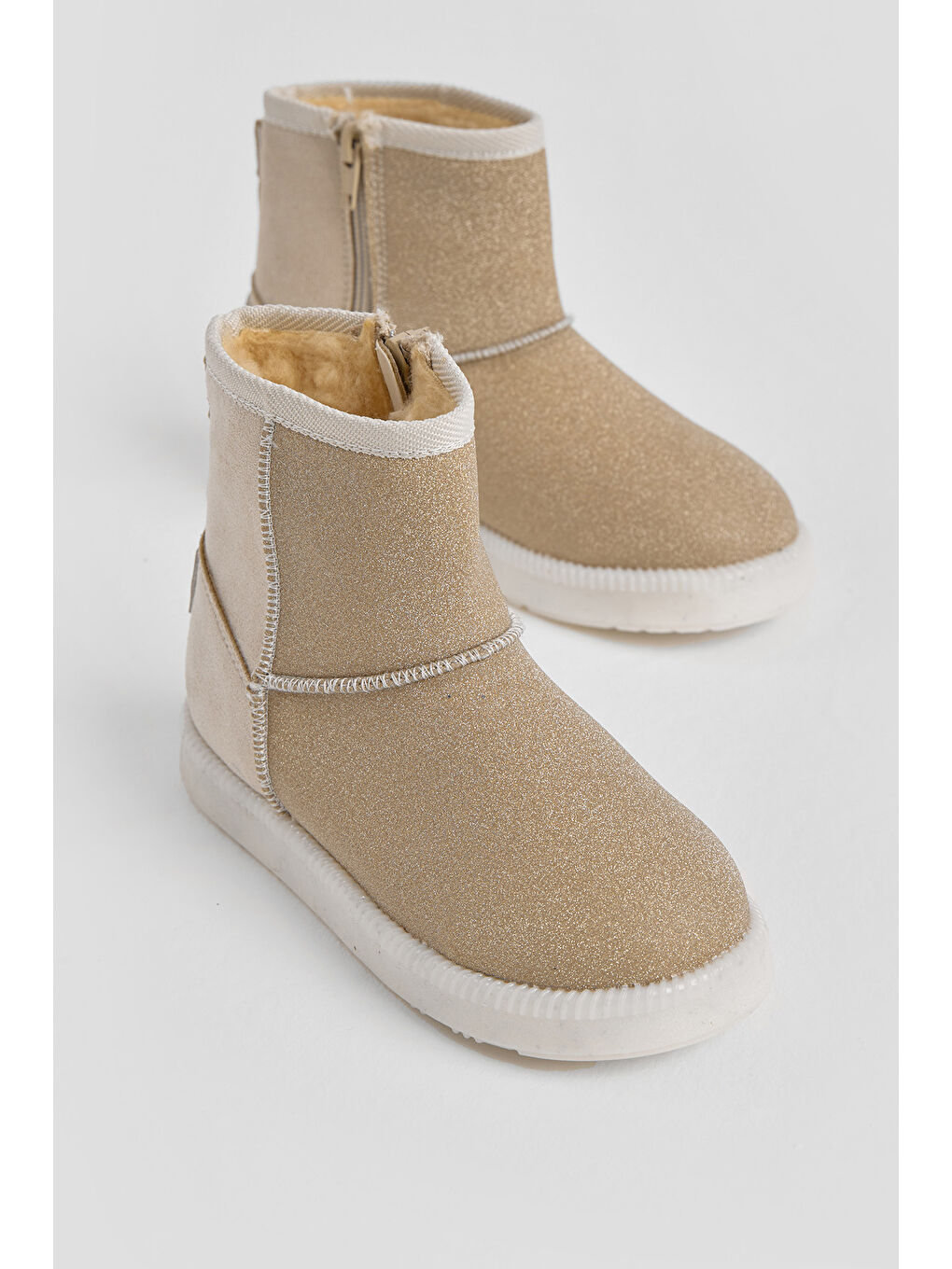 Kız Çocuk Bej Simli Termo Taban Süet Görünümlü İçi Kürklü Kısa Bot