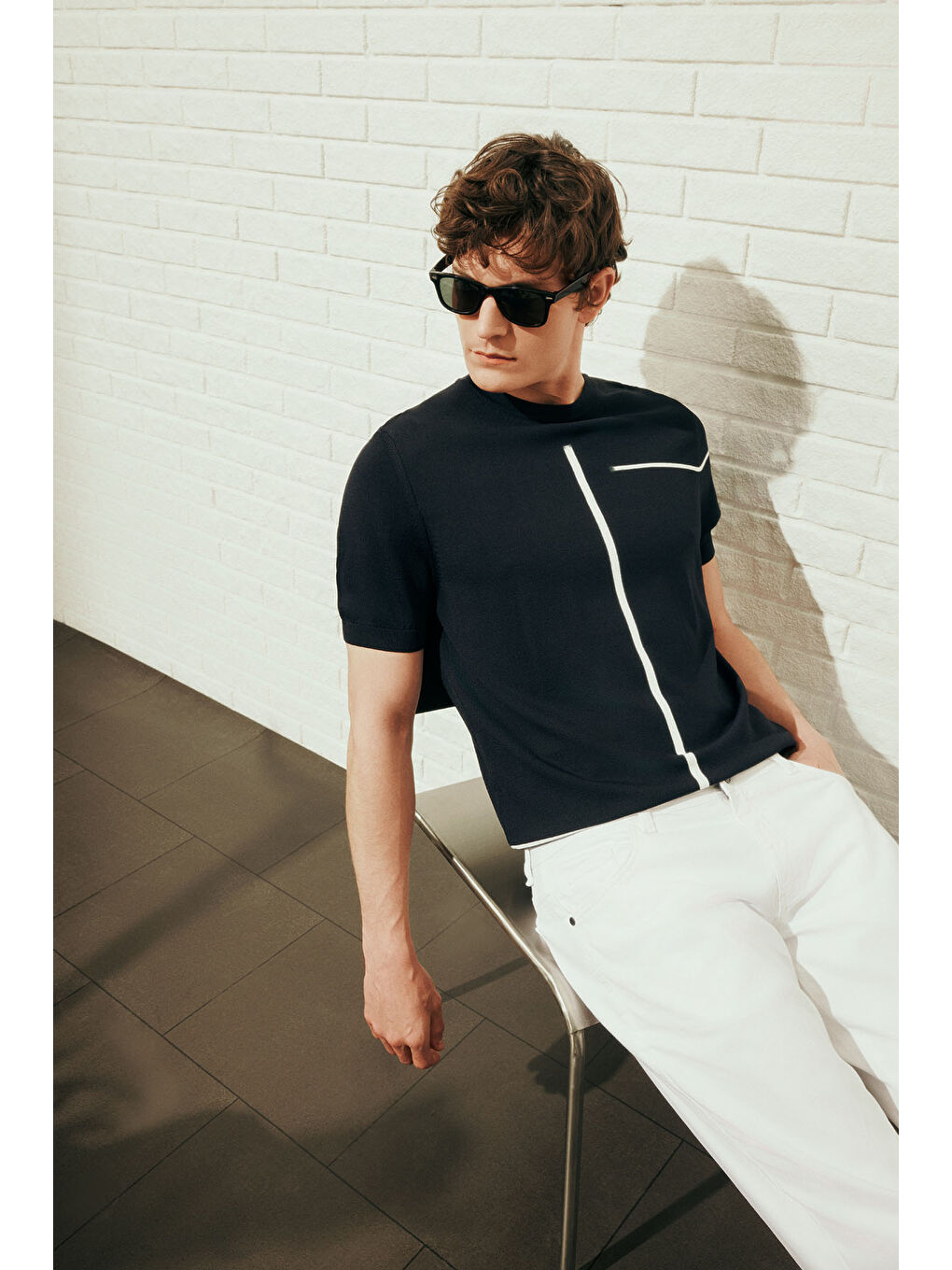 Erkek Lacivert Standart Fit Normal Kesim Bisiklet Yaka Jakarlı Triko Tişört