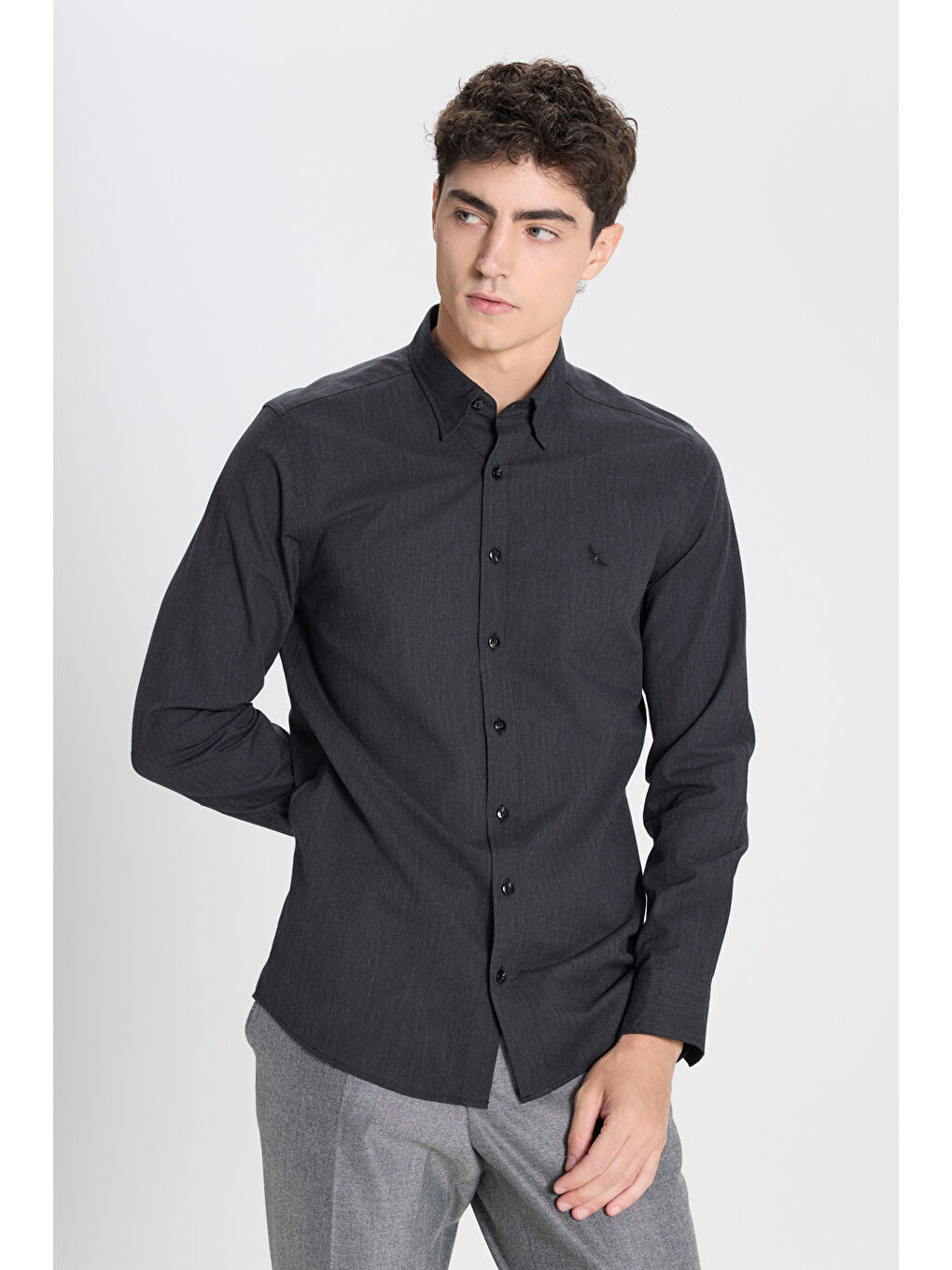 Erkek Antrasit %100 Pamuk Slim Fit Dar Kesim Gizli Düğmeli Yaka Balıksırtı Desenli Gömlek-2