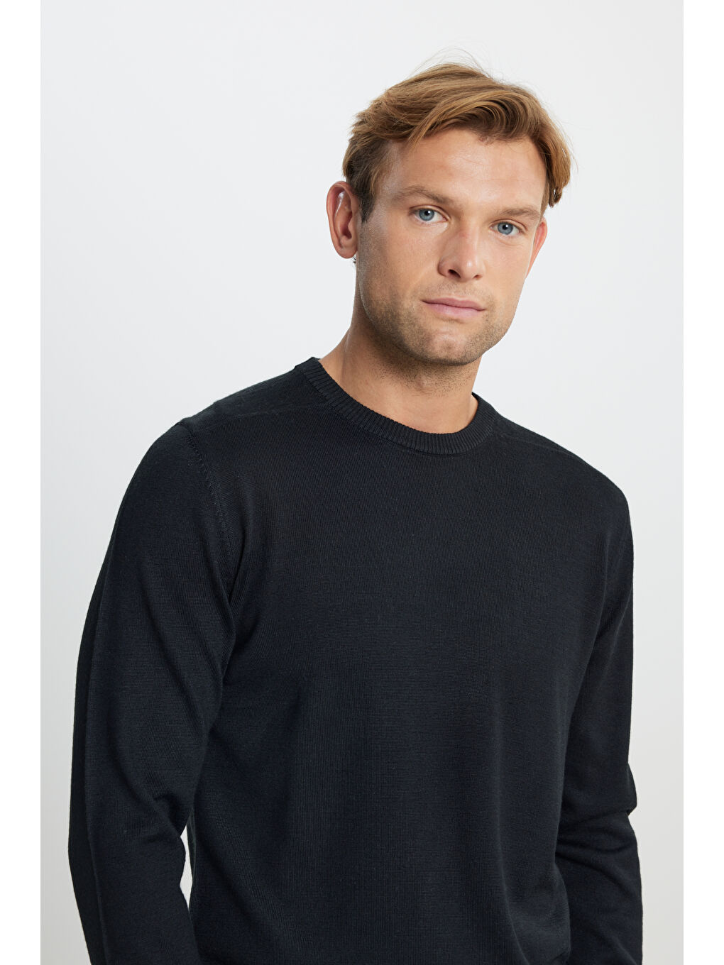 Erkek Siyah Yünlü Sıcak Tutan Standart Fit Normal Kesim Bisiklet Yaka Triko Kazak-4