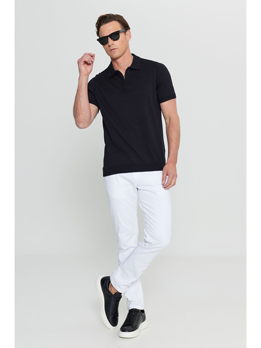 Erkek Siyah %100 Pamuk Standart Fit Normal Kesim Polo Yaka Triko Tişört-1