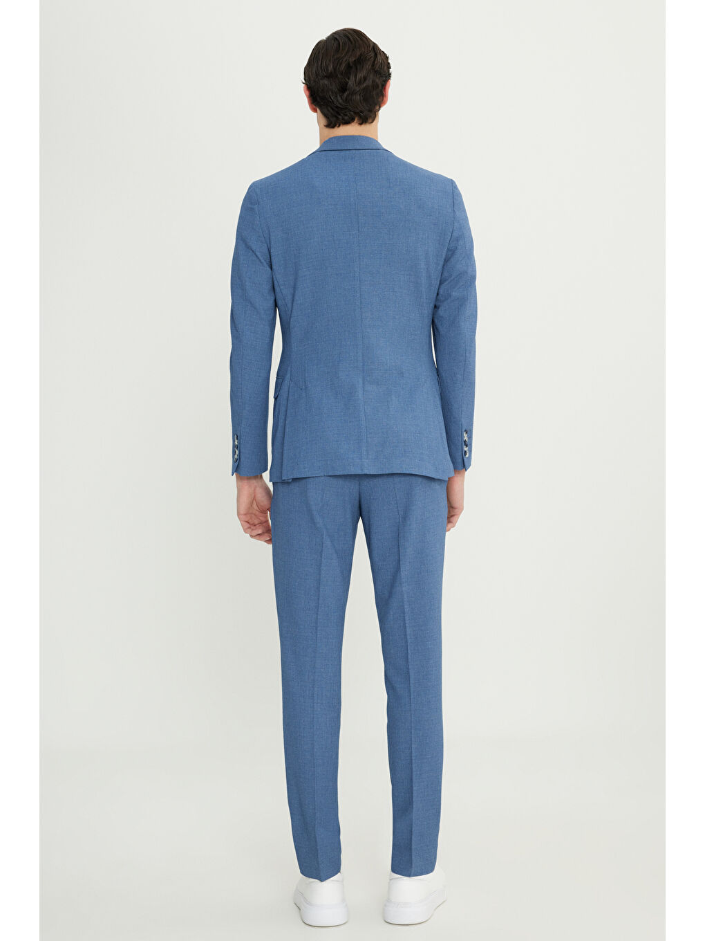 Erkek Koyu Mavi Slim Fit Dar Kesim Kırlangıç Yaka Kapak Cepli Gofre Desenli Takım Elbise-6