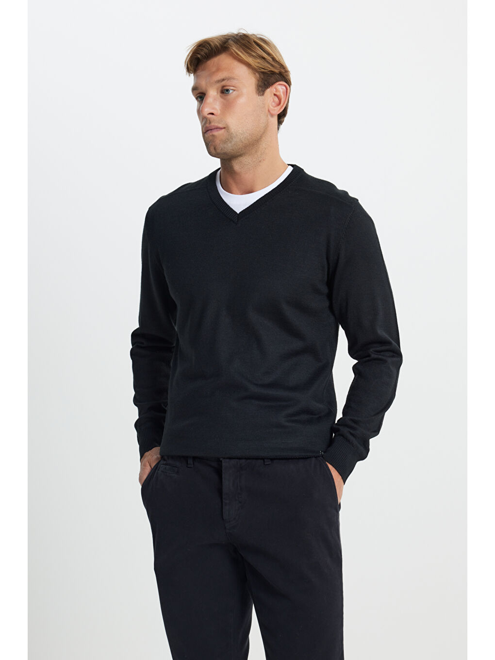 Erkek Siyah Yünlü Sıcak Tutan Standart Fit Normal Kesim V Yaka Triko Kazak-2