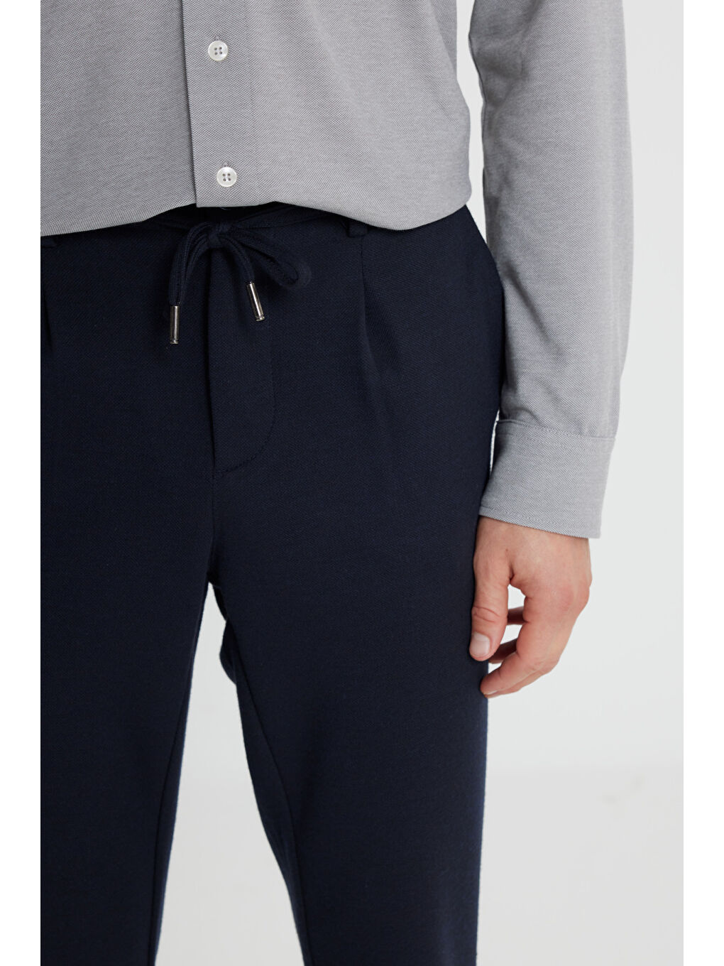 Erkek Lacivert 360 Her Yöne Esneyen Slim Fit Dar Kesim Beli Bağlamalı Armürlü Casual Pantolon-3