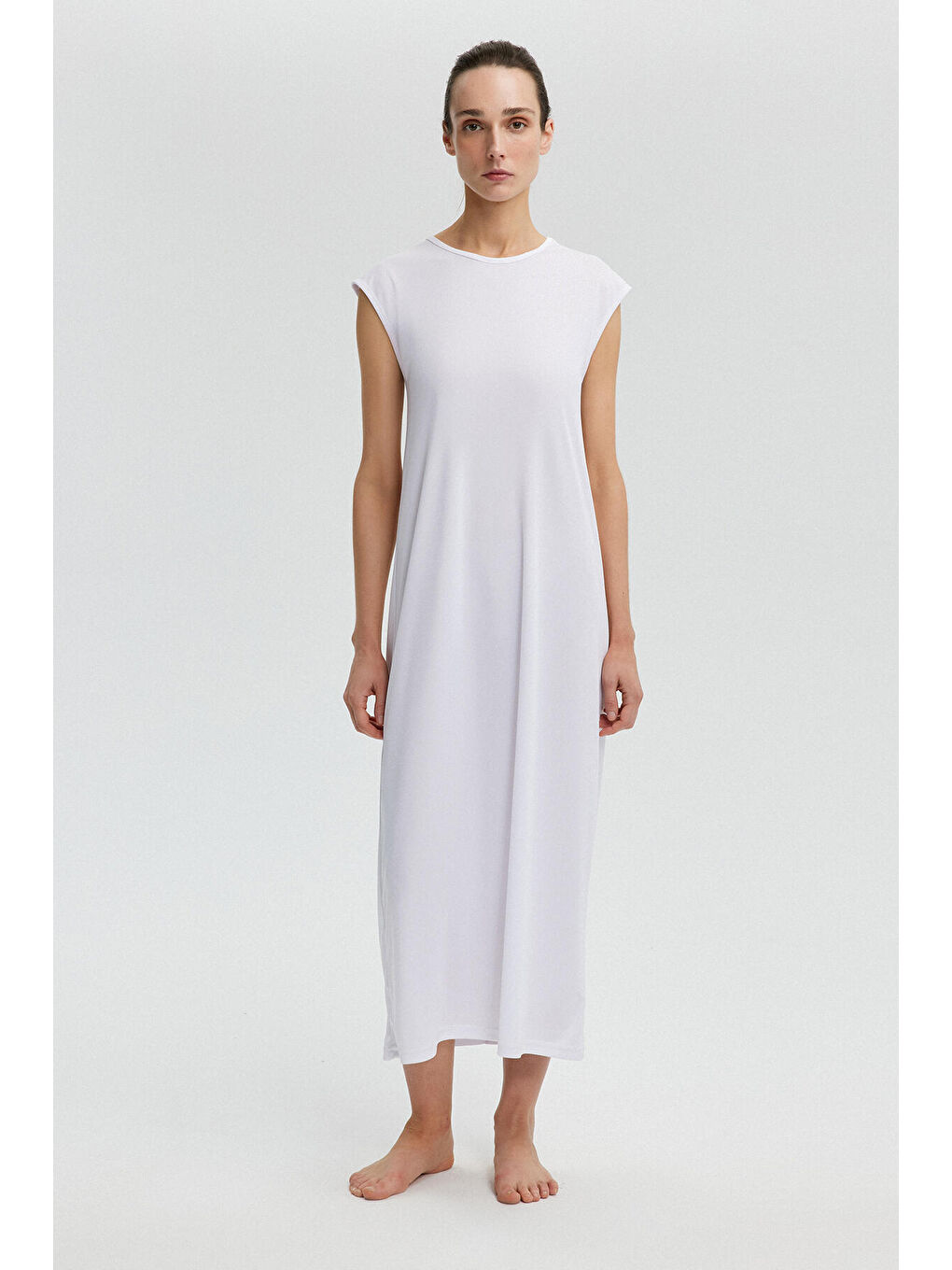 Beyaz Kolsuz Astar Elbise