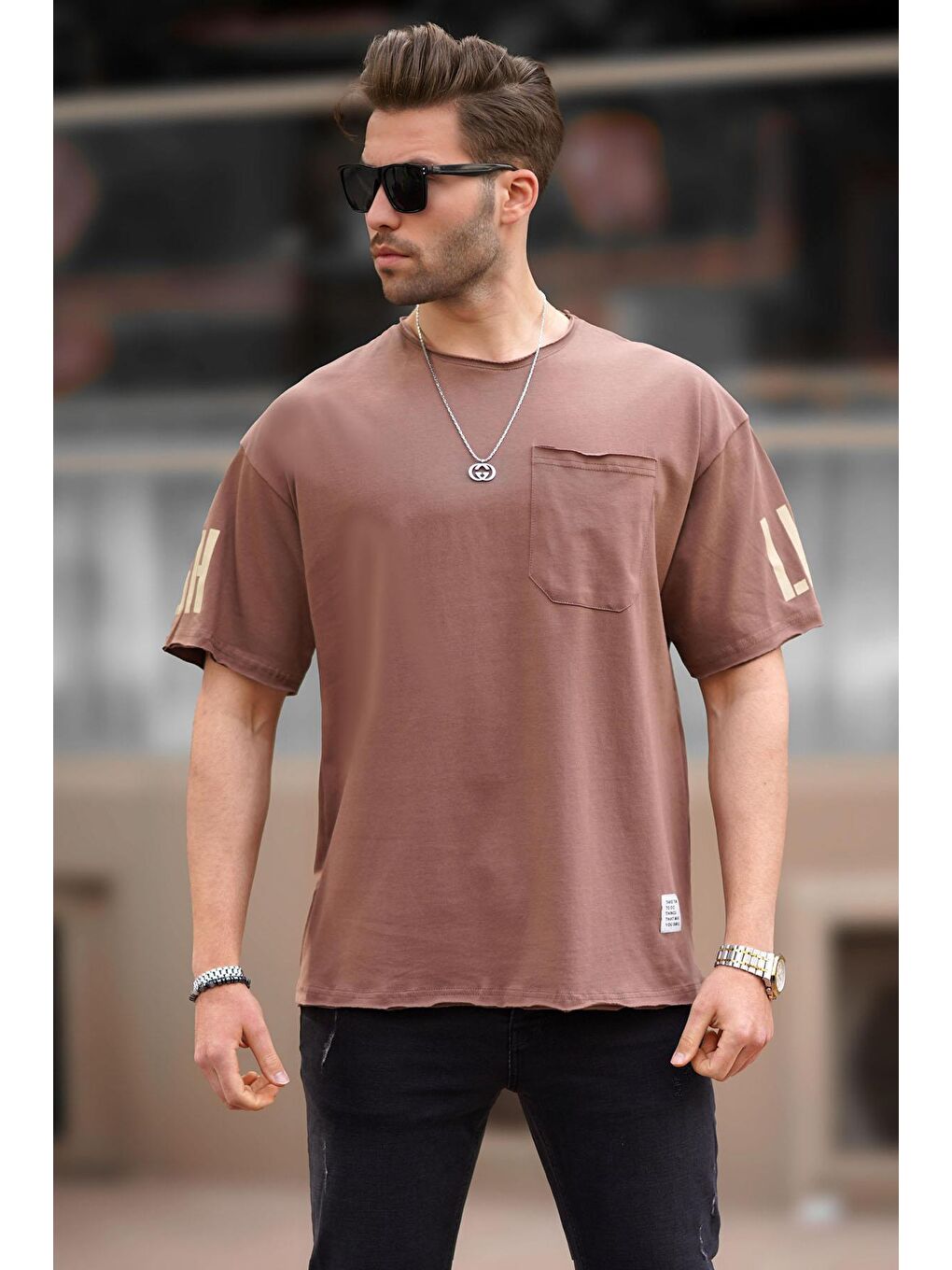 Kahverengi Cep Detaylı Kolu Baskılı Basic Erkek %100 Pamuk Tişört 7016-1