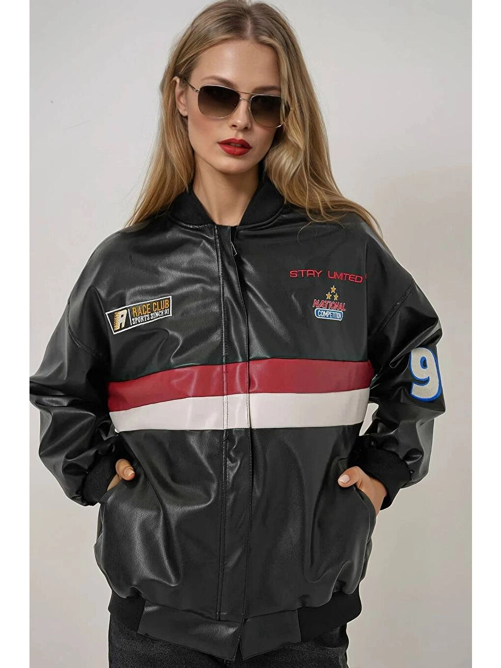 Kadın Siyah Oversize Baskılı Suni Deri Bomber Ceket HZL25W-BD110431