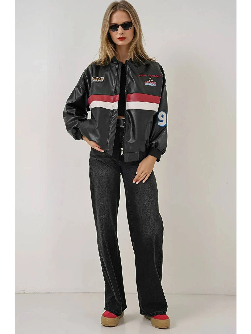 Kadın Siyah Oversize Baskılı Suni Deri Bomber Ceket HZL25W-BD110431-1