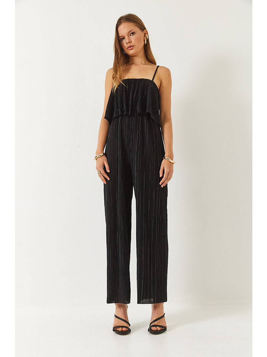 Siyah Kadın Piliseli İnce İp Askılı Tulum-2