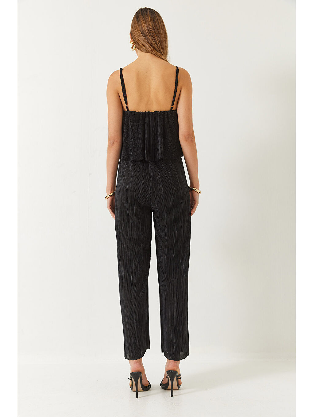 Siyah Kadın Piliseli İnce İp Askılı Tulum-5