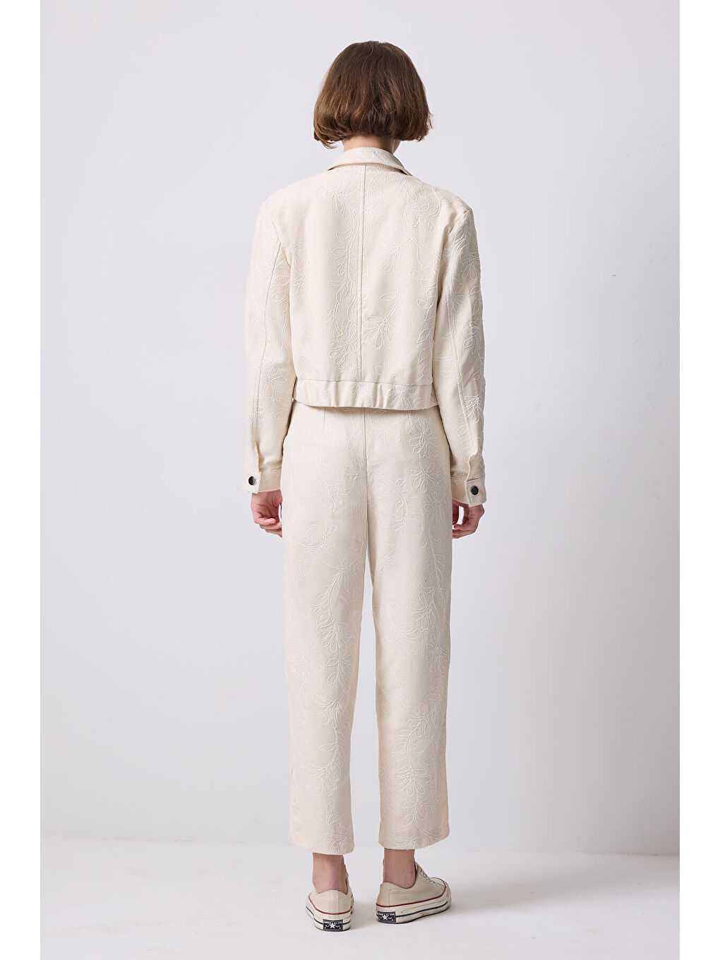 Ekru Nakış Detaylı Pantolon-3